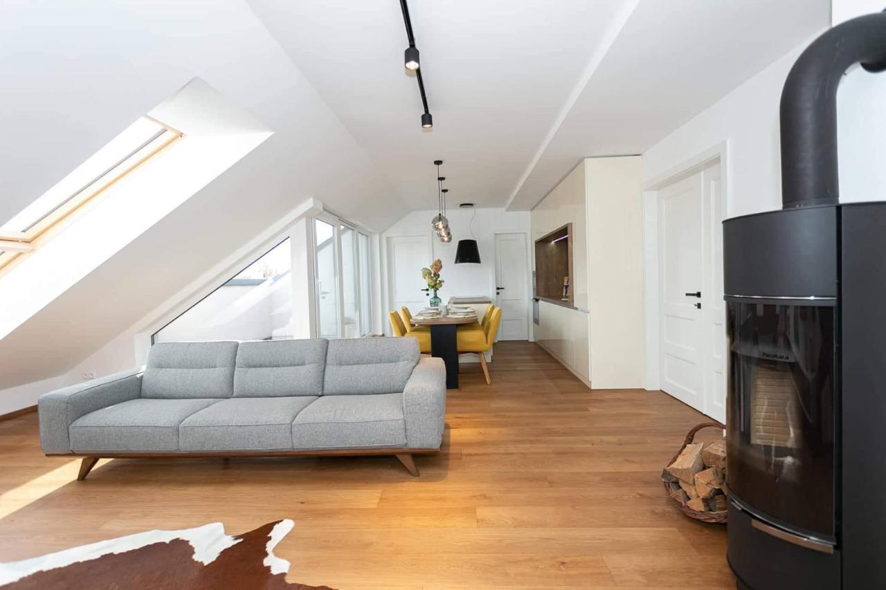 Bl - The Penthouse, 24Hr Self Check-In, 2 Bedrooms, Fireplace, Ac, Panoramic View From Main Balcony, 3-Minute Walk To City Center Banská Bystrica Extérieur photo